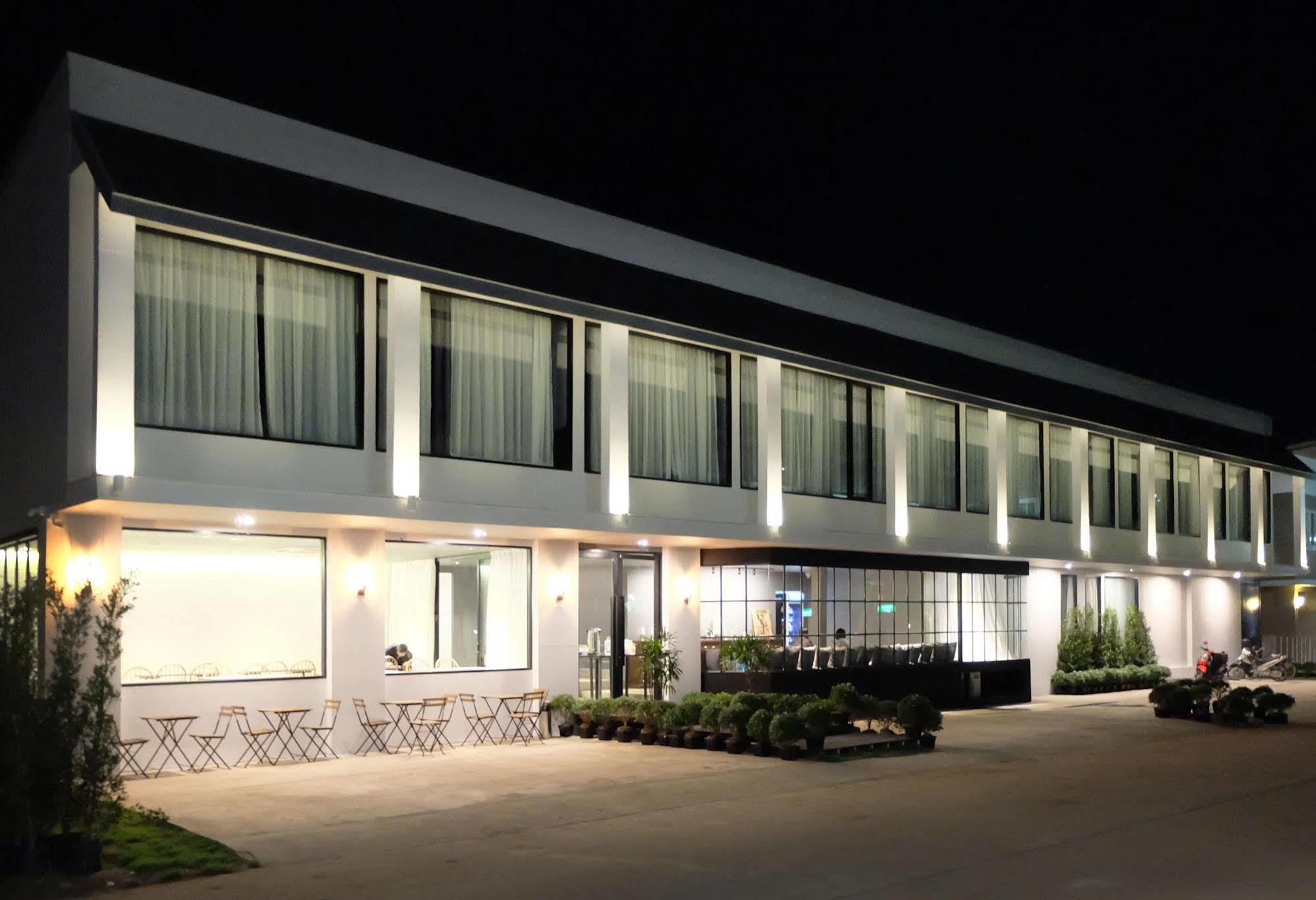 Srianunt Boutique Hotel Buriram Luaran gambar